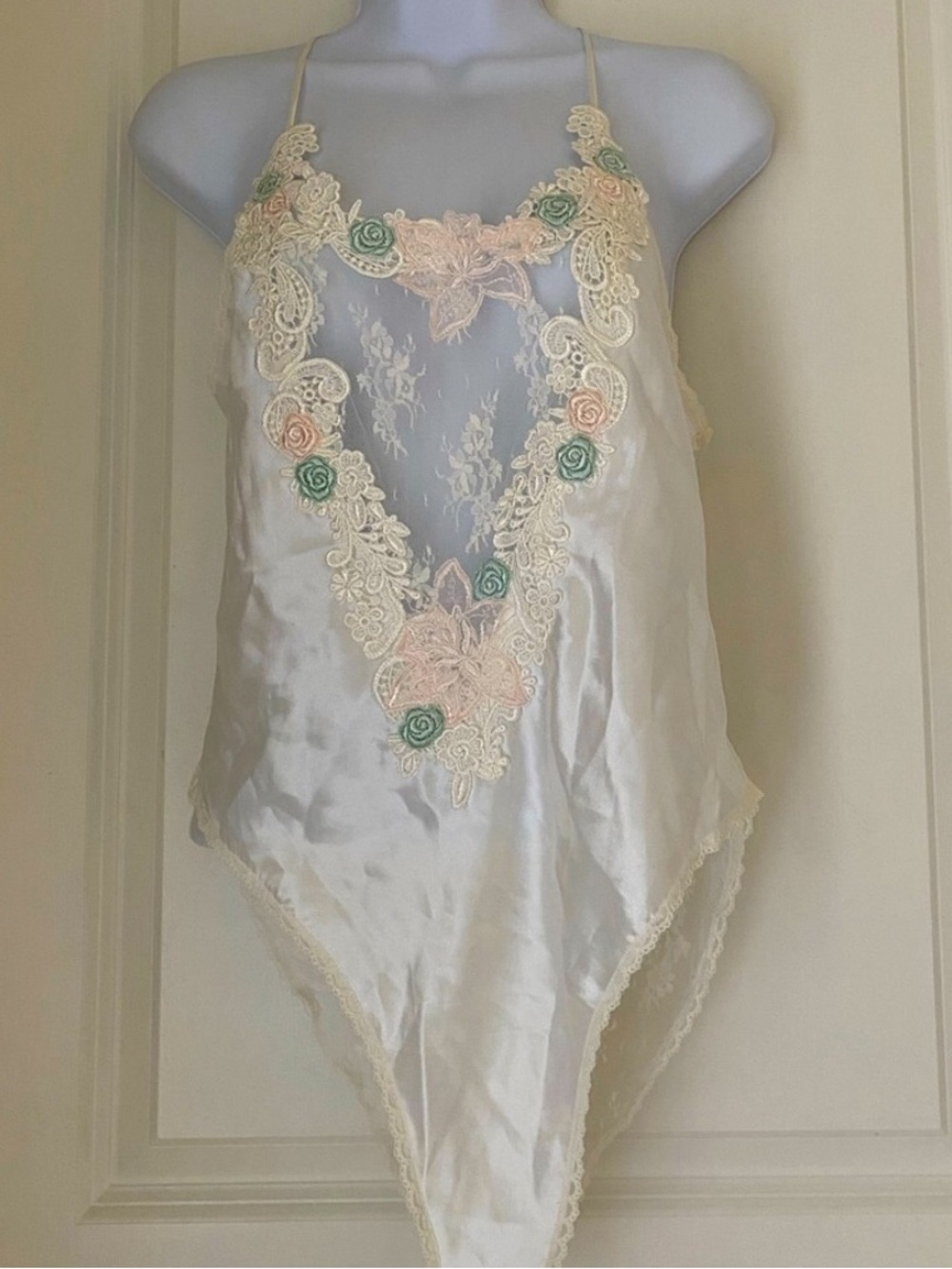 Victoria’s Secret Vtge Bodysuit Teddy Gold Label Lace Embroidered Flowers Sheer